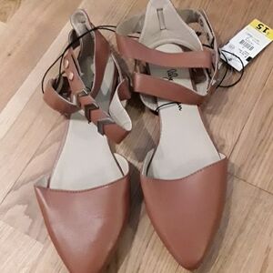 2/$15 BNWT  tan pointed toe flats